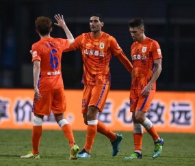 乐鱼体育官方-泰山8比0一战创造多项纪录 雷神差1球可比肩大羽